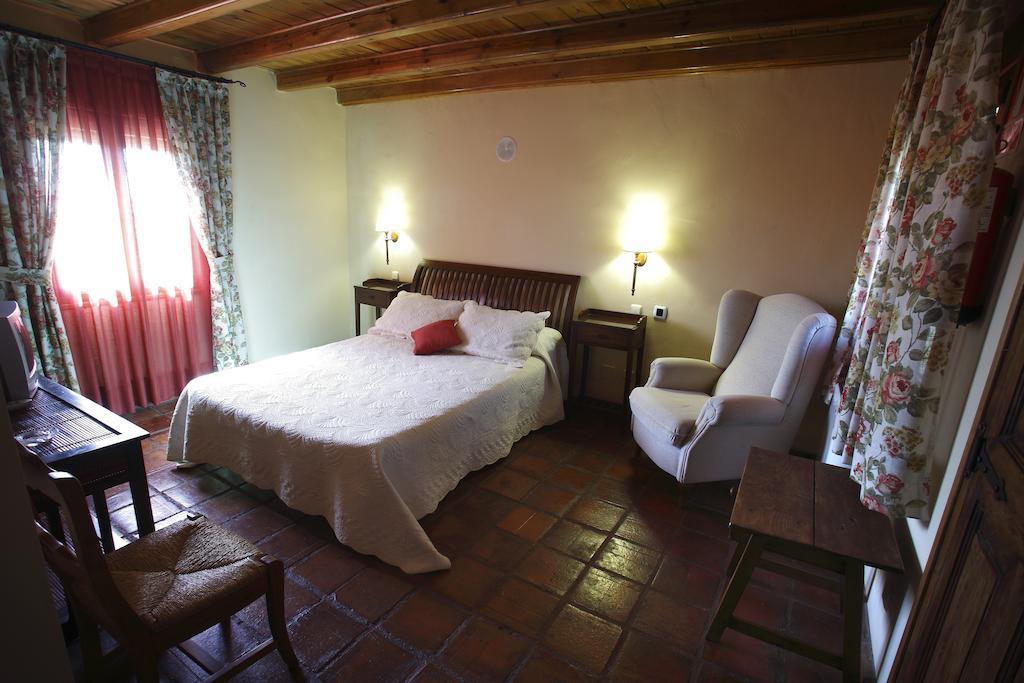 Hotel Los Rastrojos Аранда-де-Дуэро Номер фото
