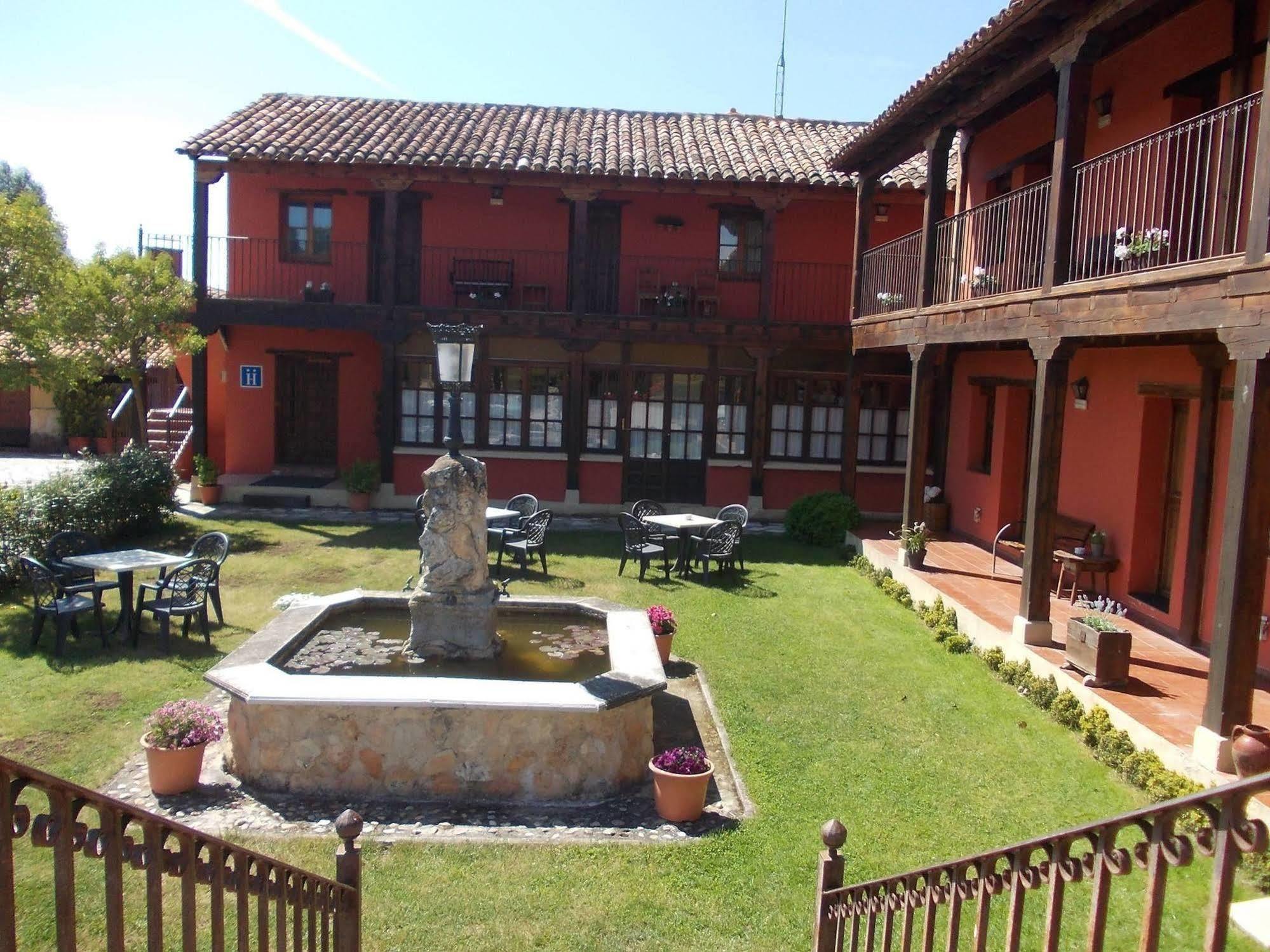 Hotel Los Rastrojos Аранда-де-Дуэро Экстерьер фото